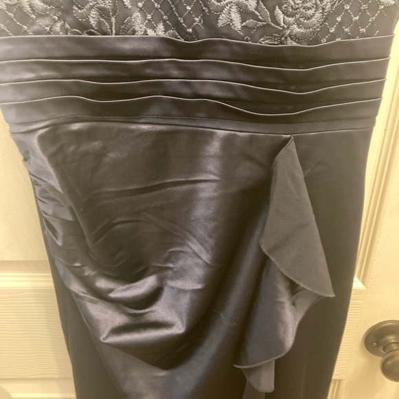 NWT Women’s Navy Formal Ruffled Evening Prom VFSHOW size M - Picture 11 of 12